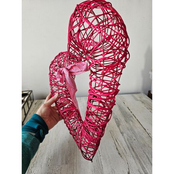 Pier 1 wicker large heart Valentine hanging decor plaid red - Picture 3 of 10